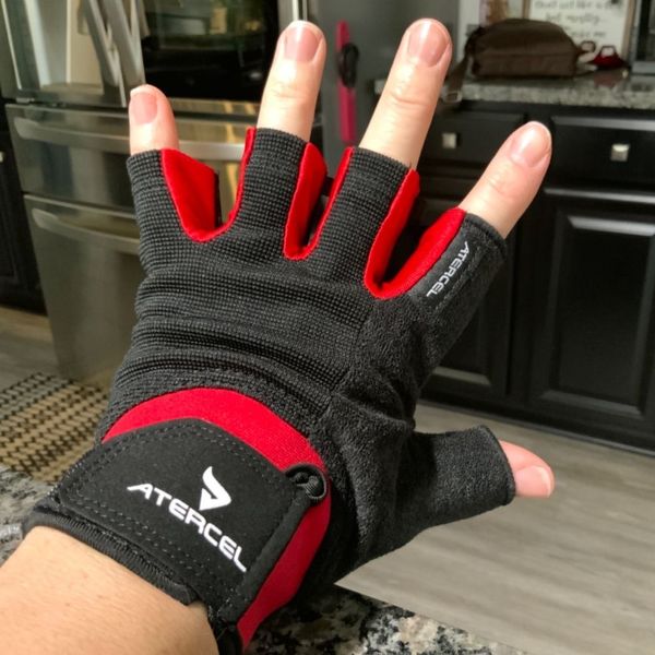 Getting a Grip 5 Women's Workout Gloves Reviewed For Ultimate Comfort and Performance!
